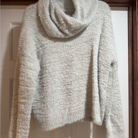 Cozy Cream Turtleneck - Picture 1 of 3